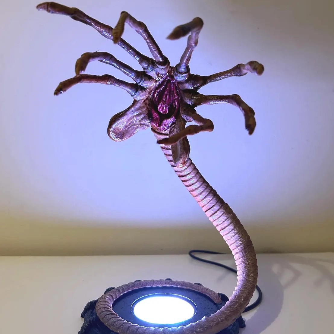 Alien Facehugger Lamp Nightlig - Home Lighting And Decor 评论和价格